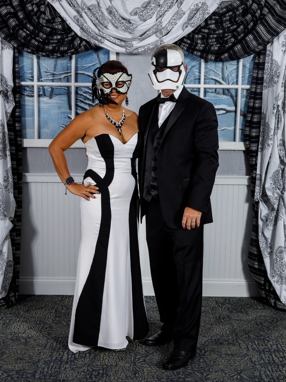 Mori Lee Beautiful Black and White evening/prom dress - Picture 11 of 11